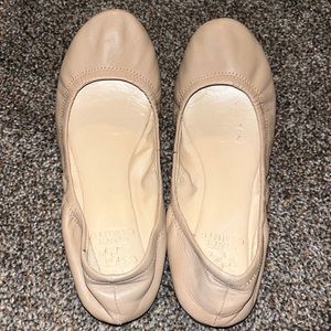 Vince Camuto nude ballet flats size 8